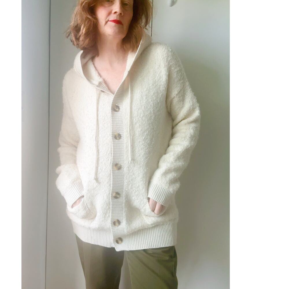GAP Fuzzy Oversized Hoodie jacket Cream Size Small Button up Cozy Beach Coastal